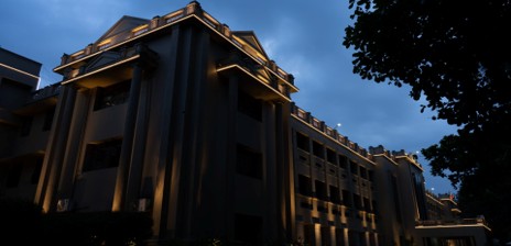 RV工科大学の校舎